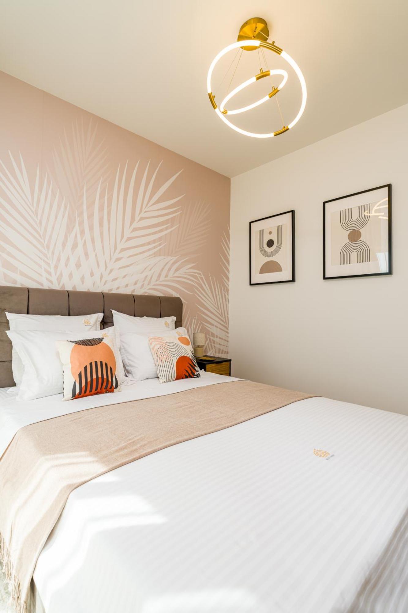 Mido Aviatie Park Apartments With Private Parking & Self Check-In Bukares Bagian luar foto