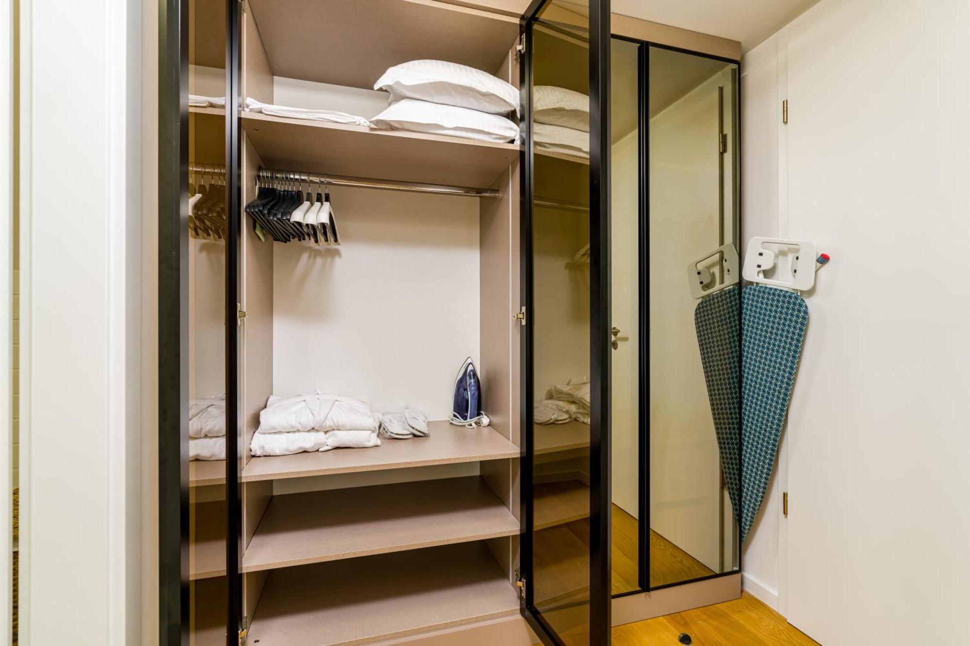 Mido Aviatie Park Apartments With Private Parking & Self Check-In Bukares Bagian luar foto